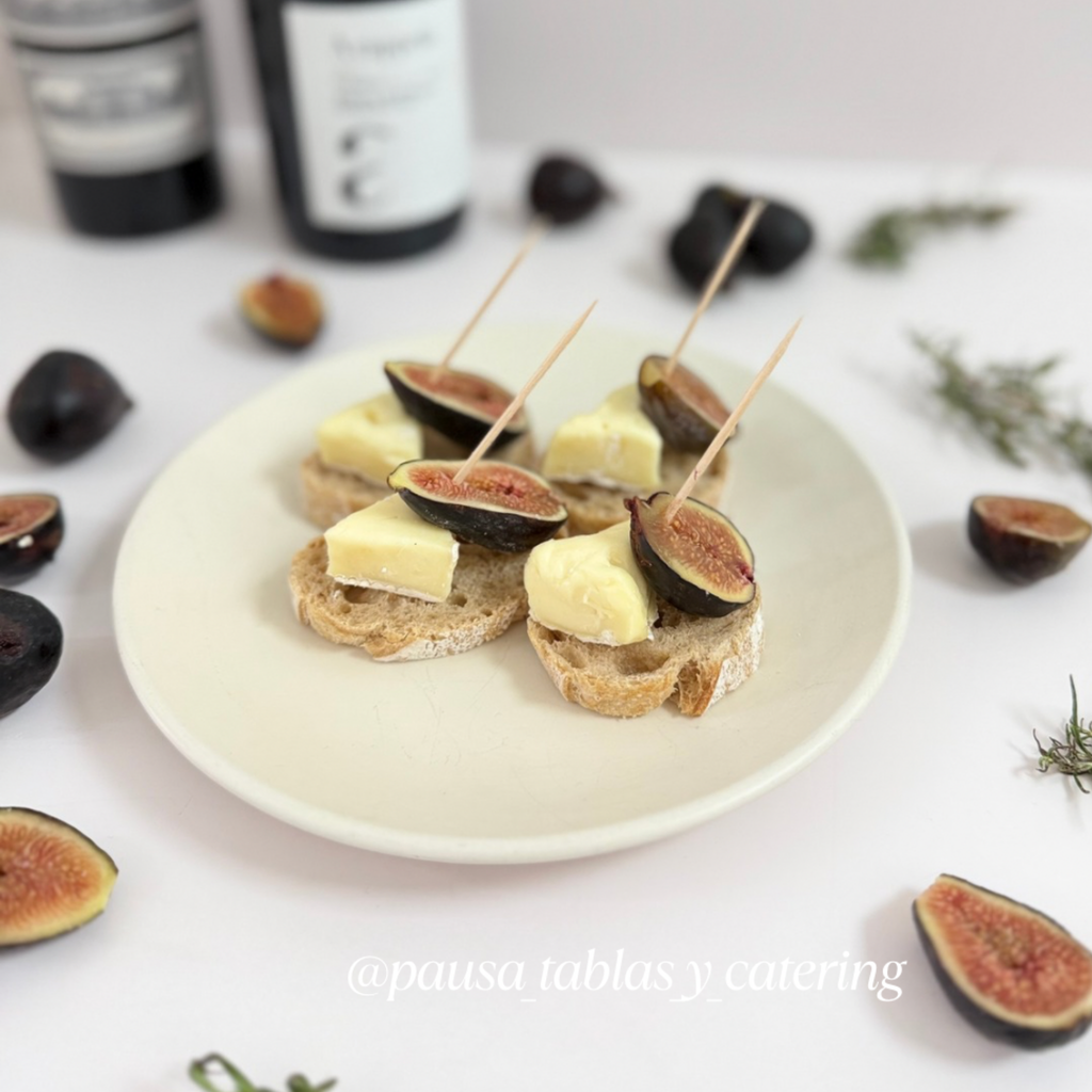 Charola mixta de canapés